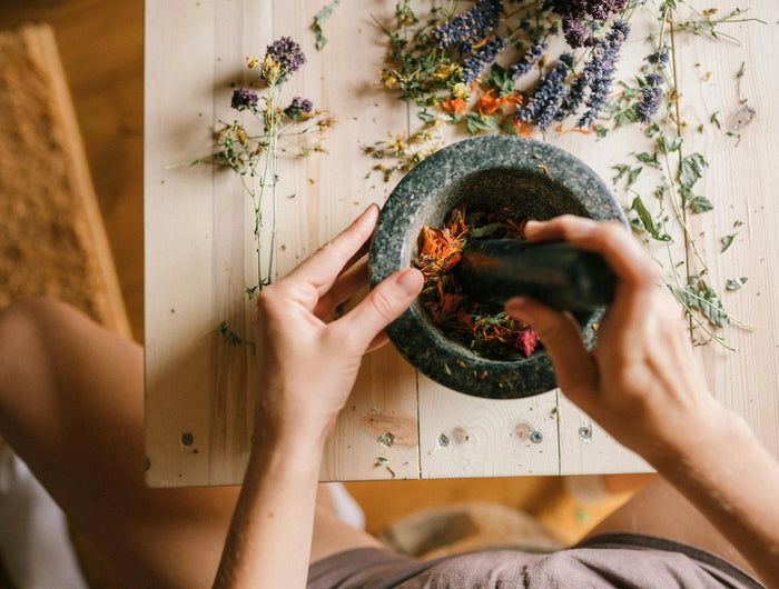 <h2>L'art de prendre soin de soi, sans compromis</h2><h3><span style="text-decoration:underline">Des essentiels bien-être naturels, sains et à prix juste</span></h3>